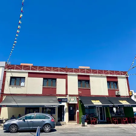 Albergue Eco - Tribo Da Ferrel (Leiria)